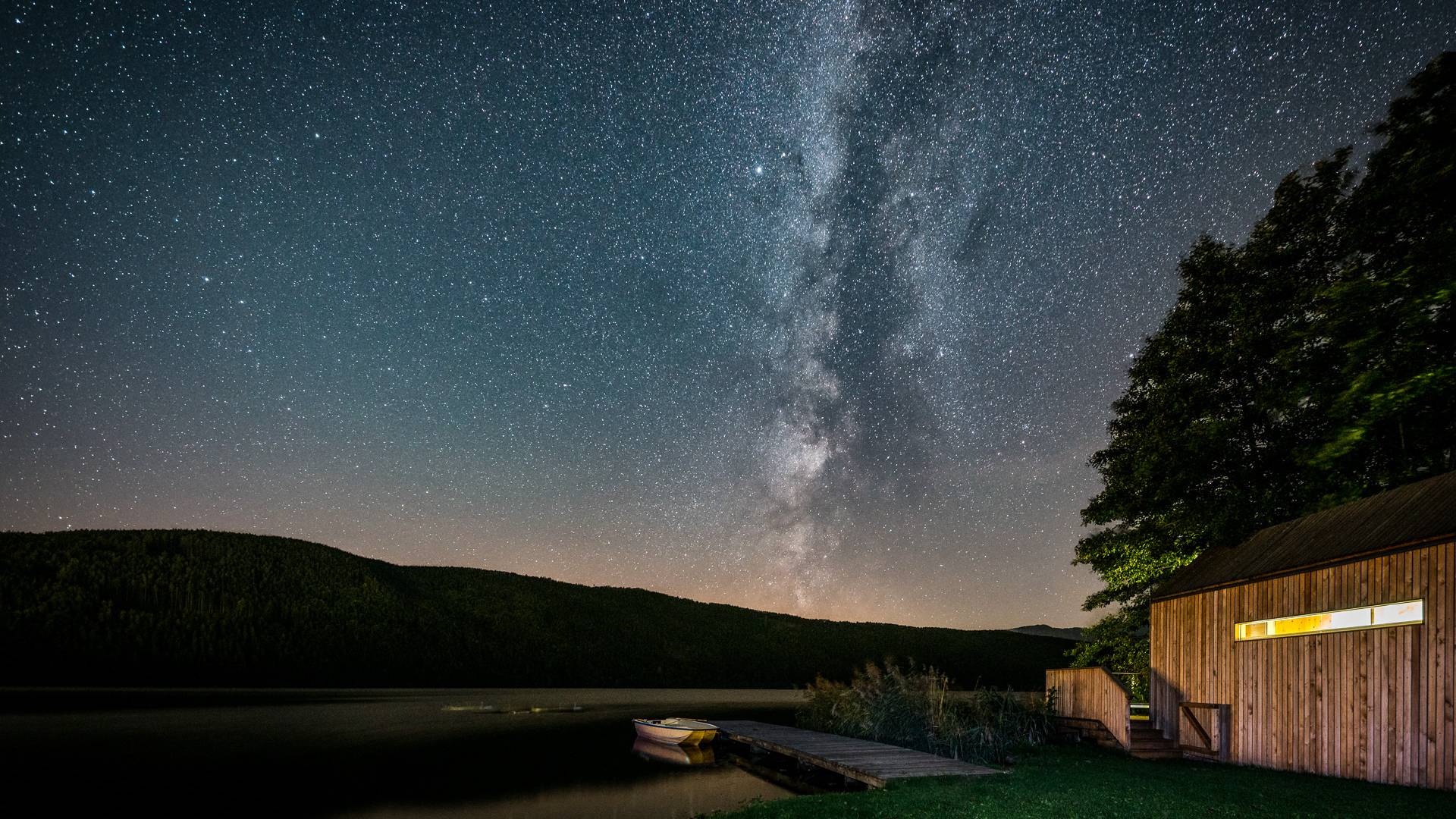 <p>Biwak im Schilf mit Sternenhimmel, Millstätter See</p>