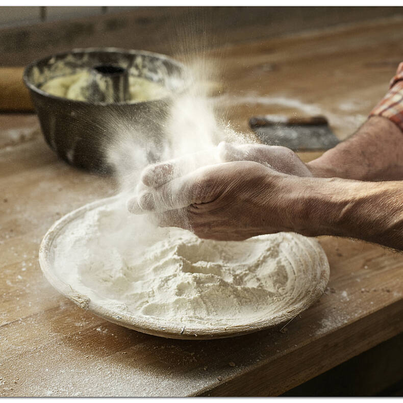 Beim Reindling backen