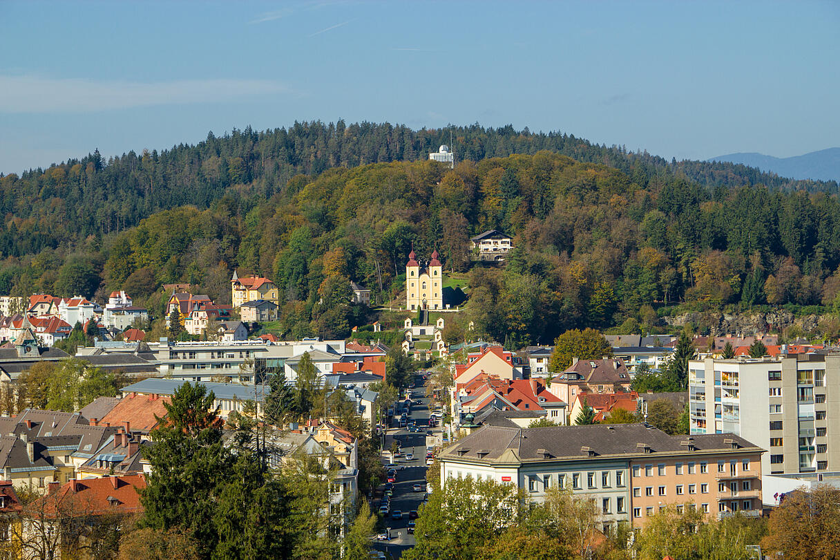 Klagenfurt Kreuzbergl mit Kreuzberglkirche Klagenfurt Kreuzbergl mit Kreuzberglkirche