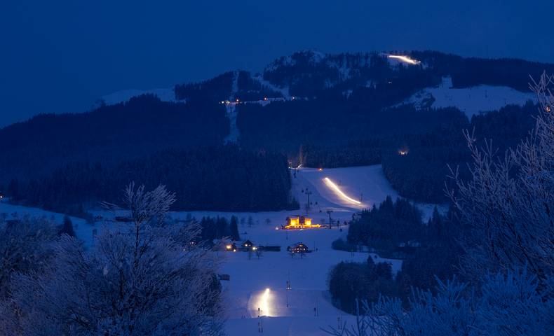 Nassfeld bei Nacht