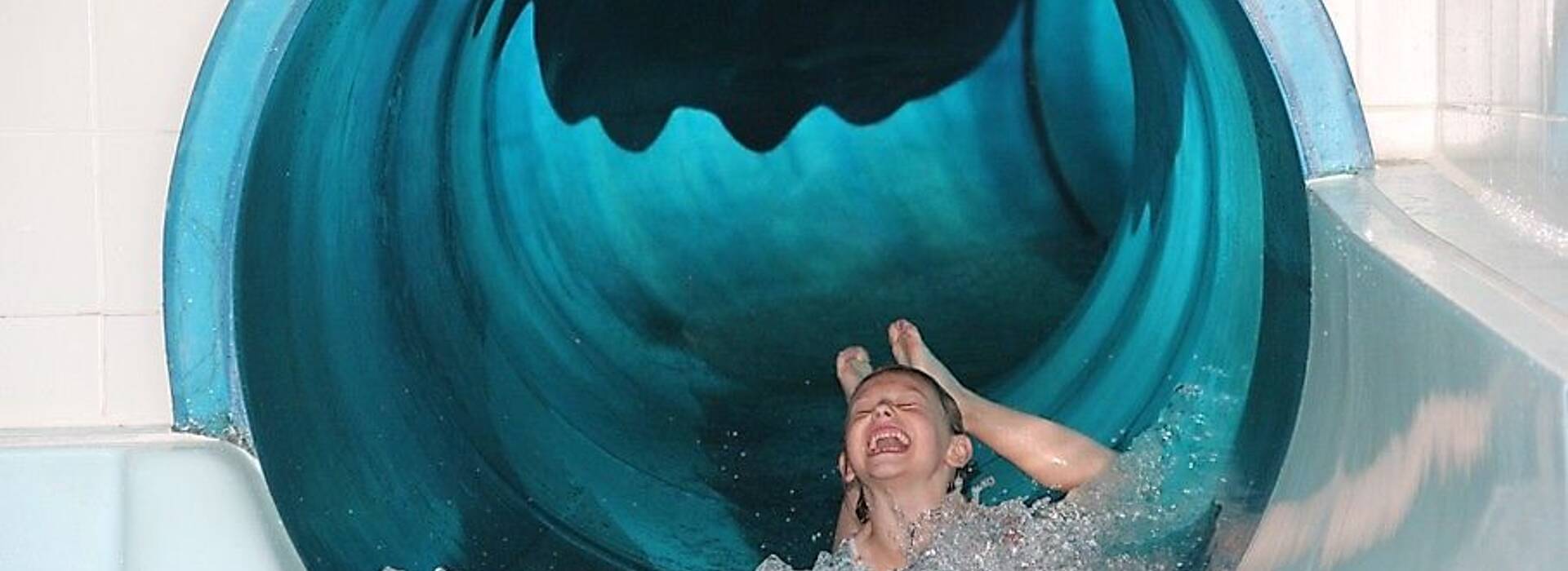 Die 45 Meter lange Röhrenrutsche in der Aquarena Kötschach-Mauthen