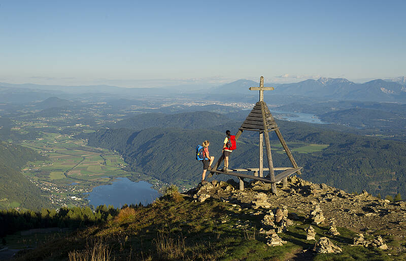 Wandern auf der Gerlitzen am Alpe-Adria-Trail in der Region Villach