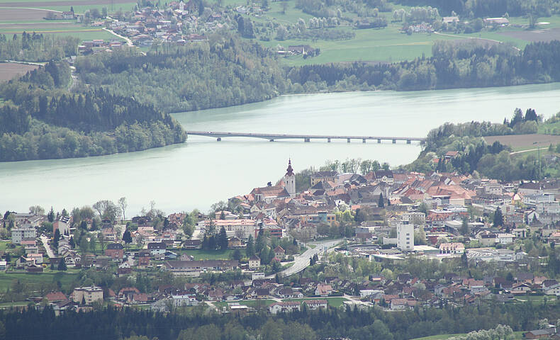 Völkermarkt mit Stauseebrücke