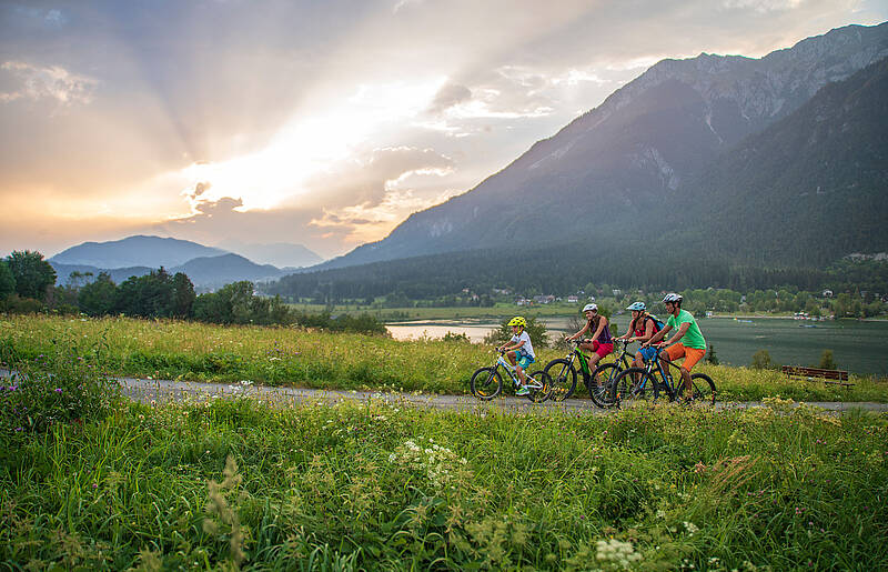 Genussradeln mit der Familie am Pressegger See 