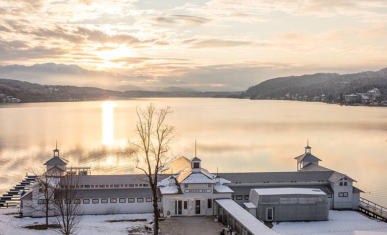 Werzers Pörtschach Blick auf den See im Winter 