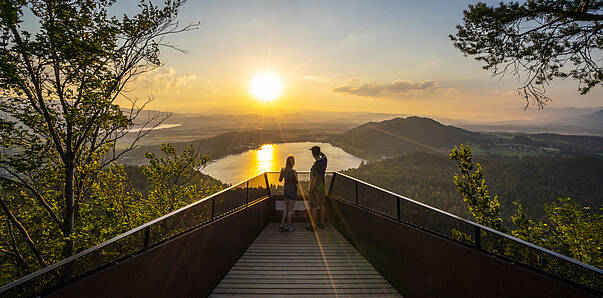 Aussichtsplattform Slow Trail Kitzelberg über dem Klopeiner See