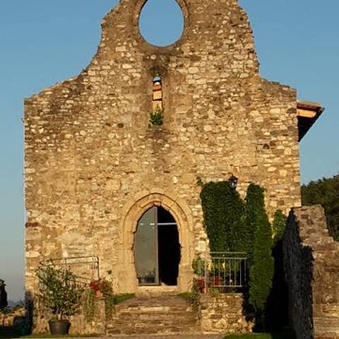 Burgen und Schloesser in Kaernten Burgruine Arnoldstein