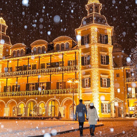 Advent in Velden mit dem Schloss